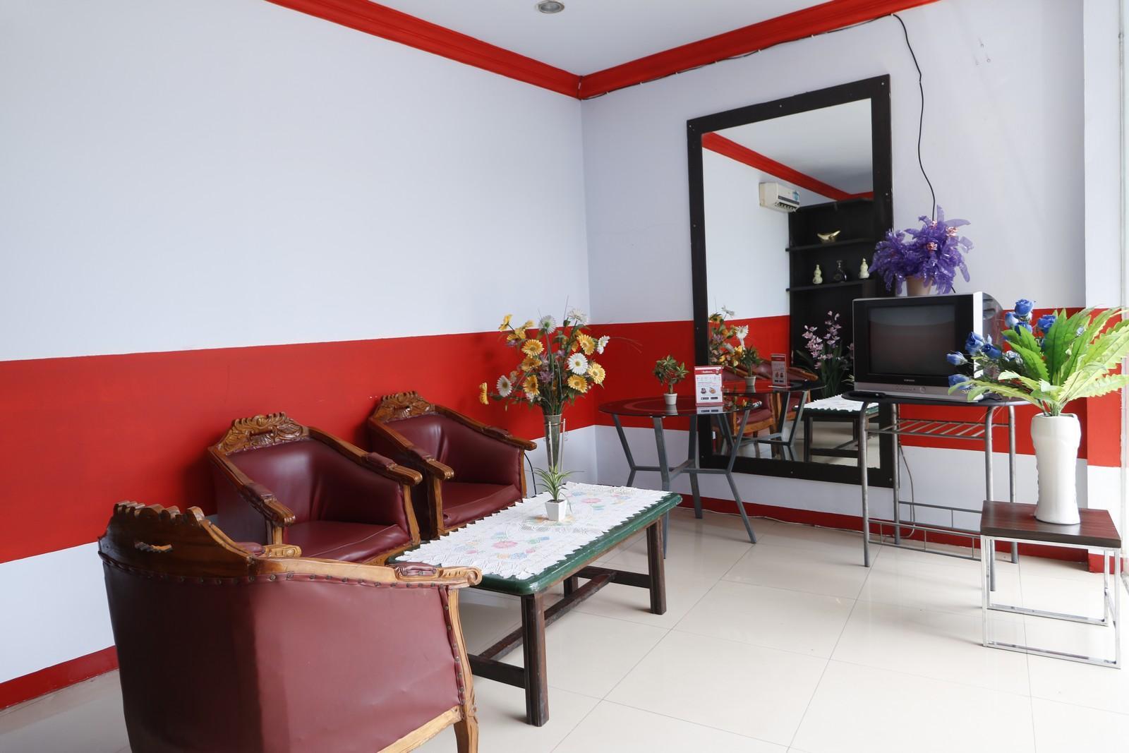 Reddoorz Plus @ Samratulangi Manado Exterior foto