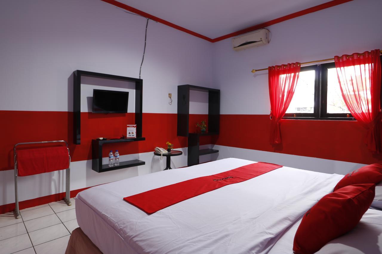 Reddoorz Plus @ Samratulangi Manado Exterior foto
