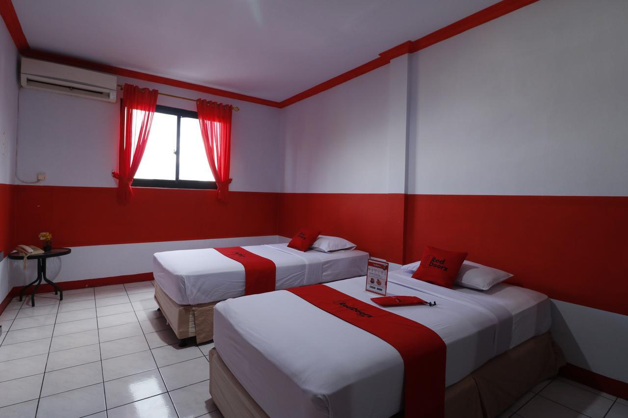 Reddoorz Plus @ Samratulangi Manado Exterior foto